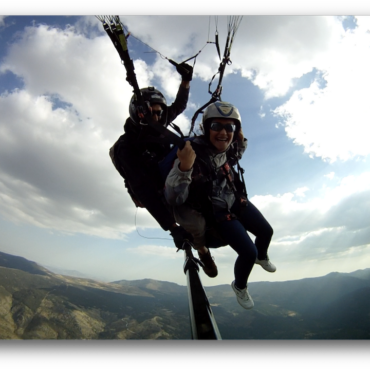 Adrenalina vuelo acrobático parapente